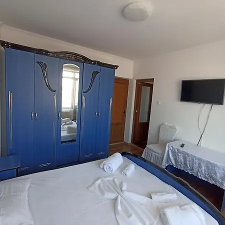 Vila Albatros בית הארחה *